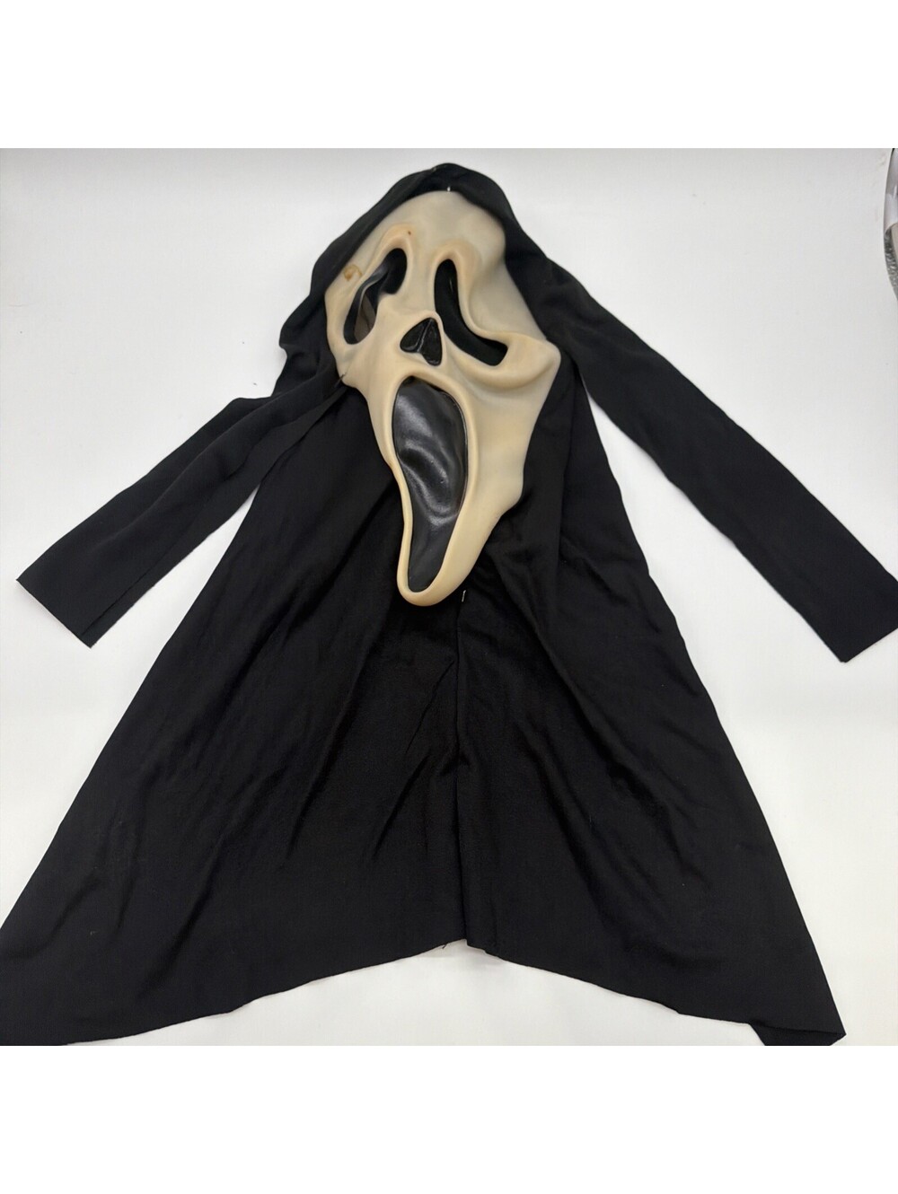 Vintage Scream Ghostface Mask Easter Unlimited EU Stamp Glow 9206WAL 8511 Read